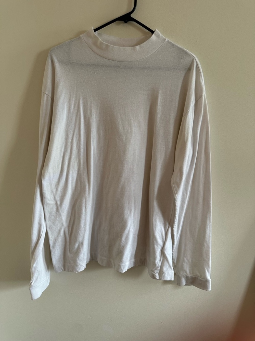 Urban Outfitters Men's Long Sleeve Tee - White